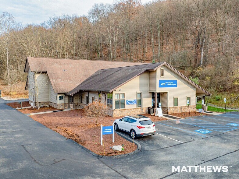 853 Falcon Park Rd, New Kensington, PA à vendre - Photo de l’immeuble – Image 2 sur 3