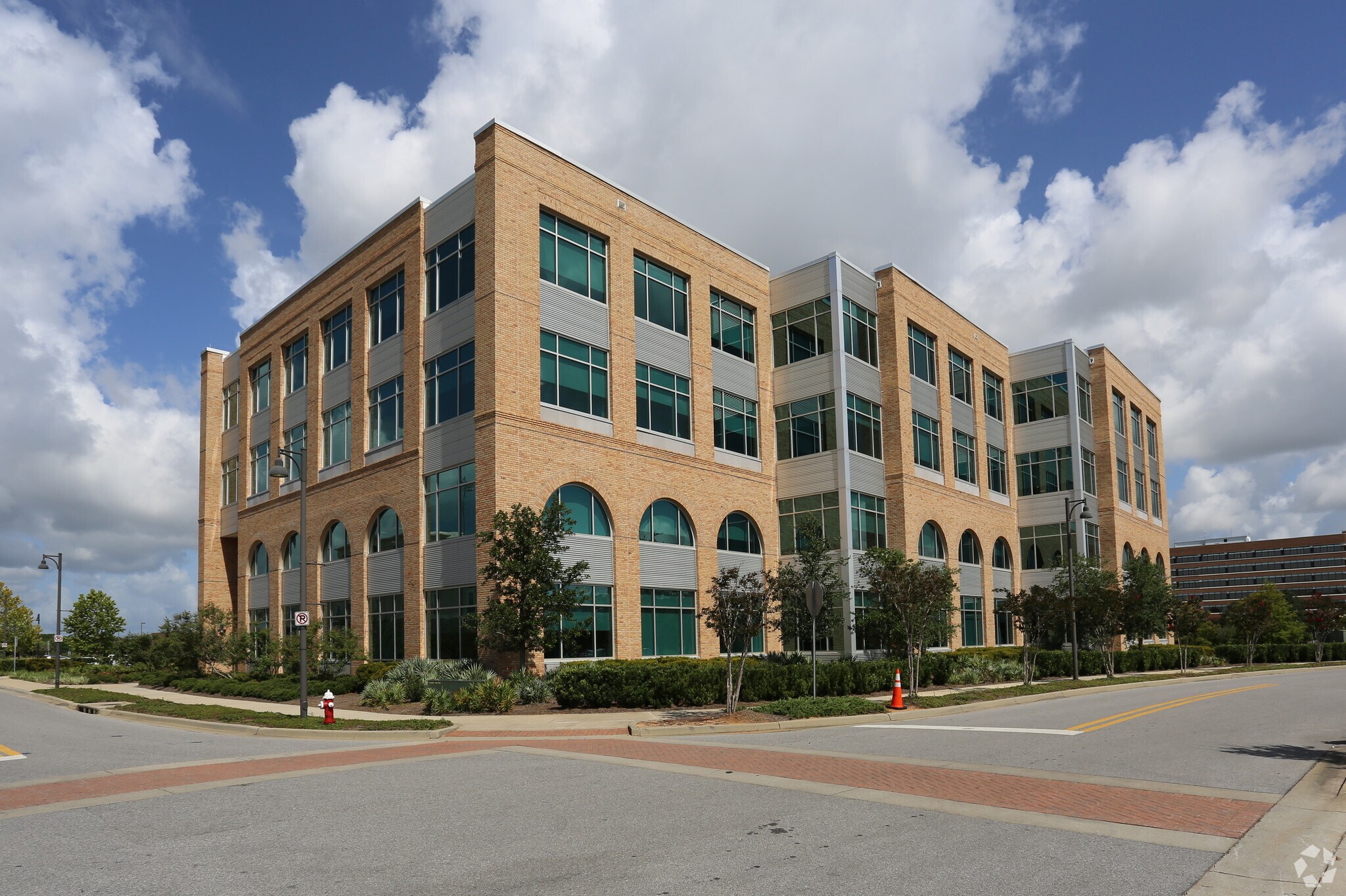350 W Cedar St, Pensacola, FL à louer Photo principale– Image 1 sur 16