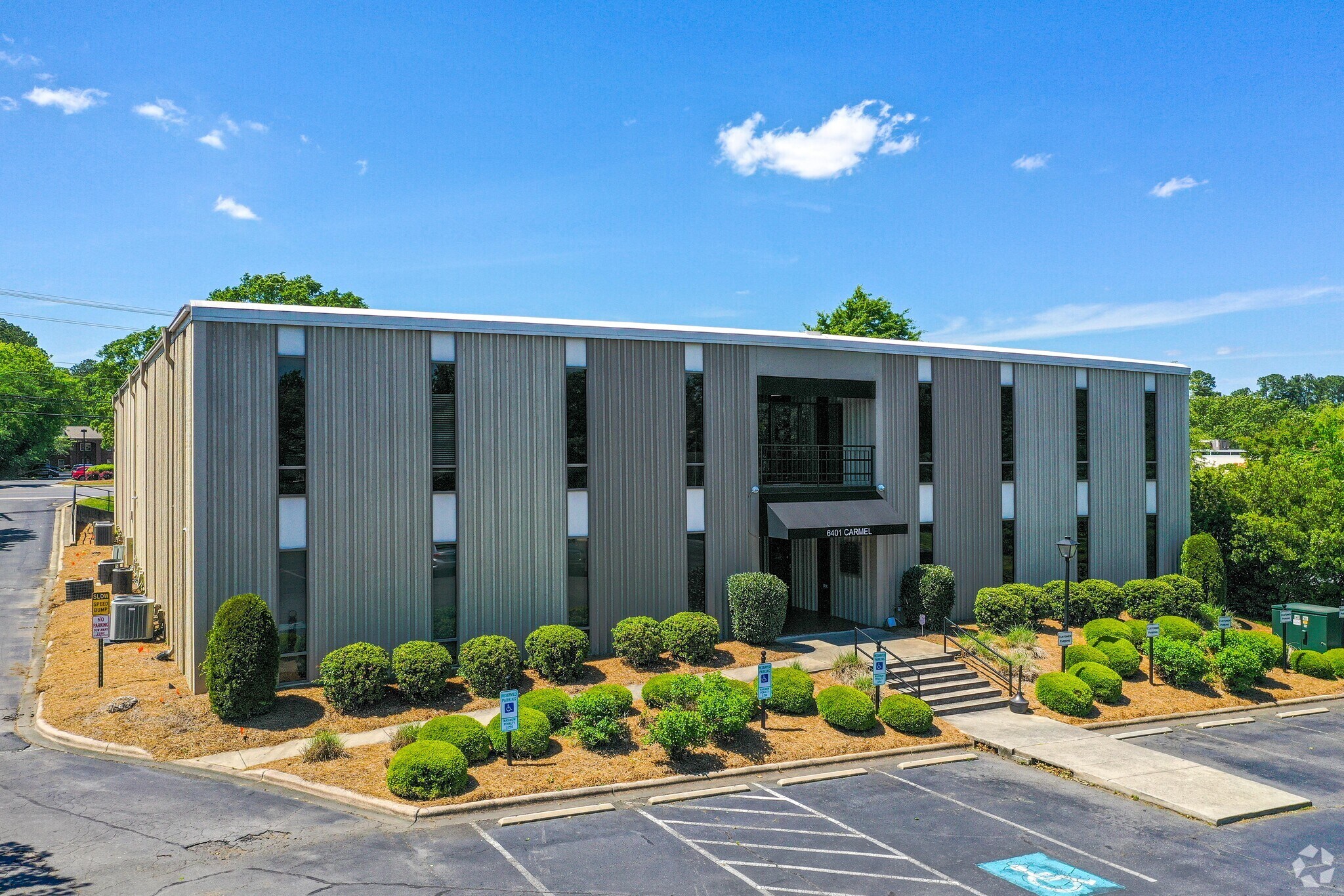 6401 Carmel Rd, Charlotte, NC à vendre Photo de l’immeuble– Image 1 sur 16