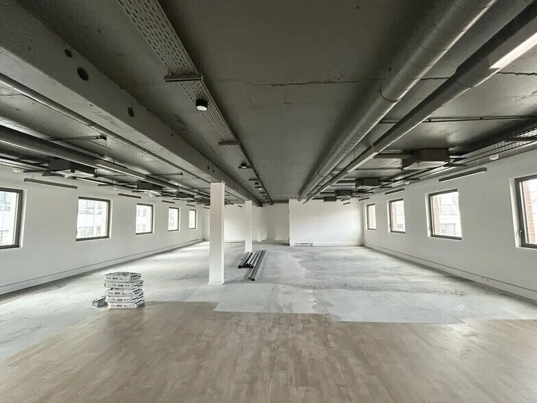 Bureau dans Lille à louer - Photo de l’immeuble – Image 1 sur 11