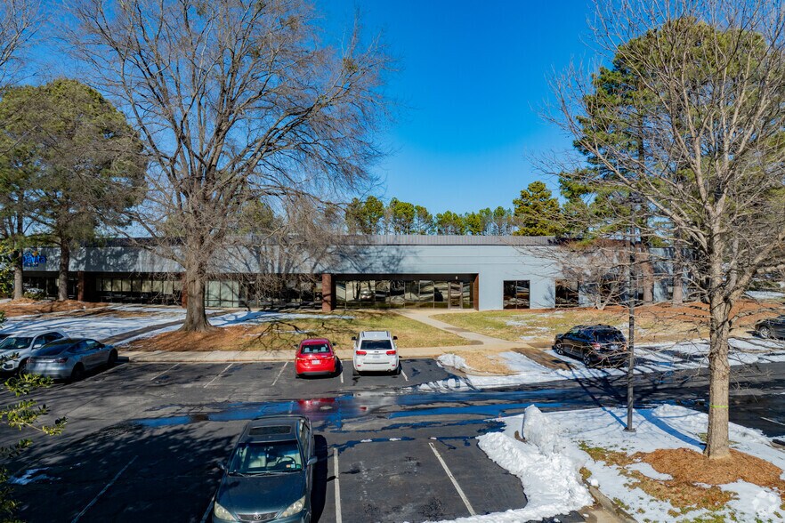 3645-3691 Trust Dr, Raleigh, NC à louer - Photo de l’immeuble – Image 2 sur 7