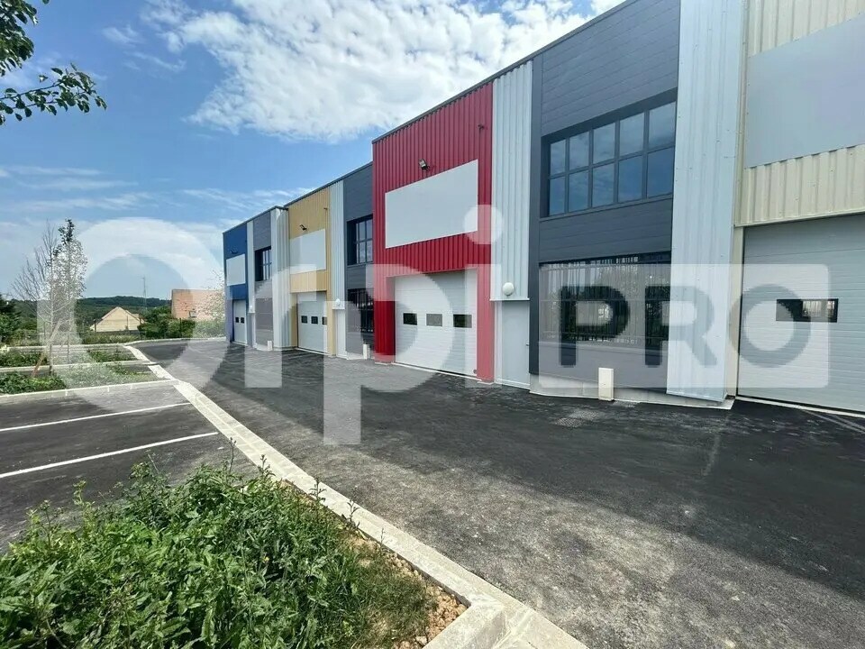 Local d’activités dans Ormoy à louer Photo de l’immeuble– Image 1 sur 8