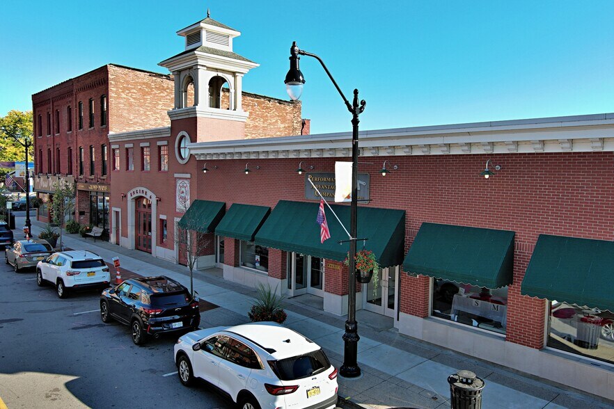 10 W Main St, Lancaster, NY à louer - Photo intérieure – Image 3 sur 15