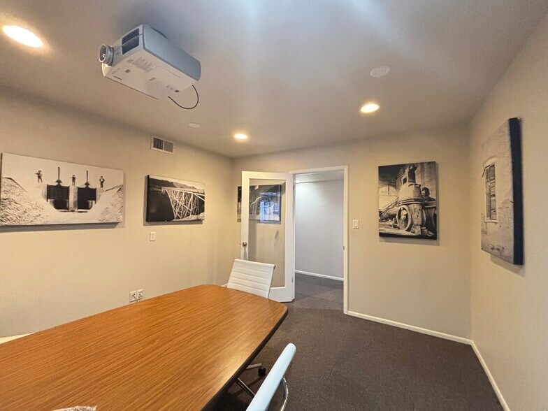 1411 E University Dr, Mesa, AZ à vendre - Photo de l’immeuble – Image 2 sur 4