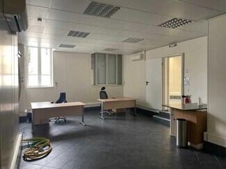 Plus de détails pour Bureau, Local d'activités à louer