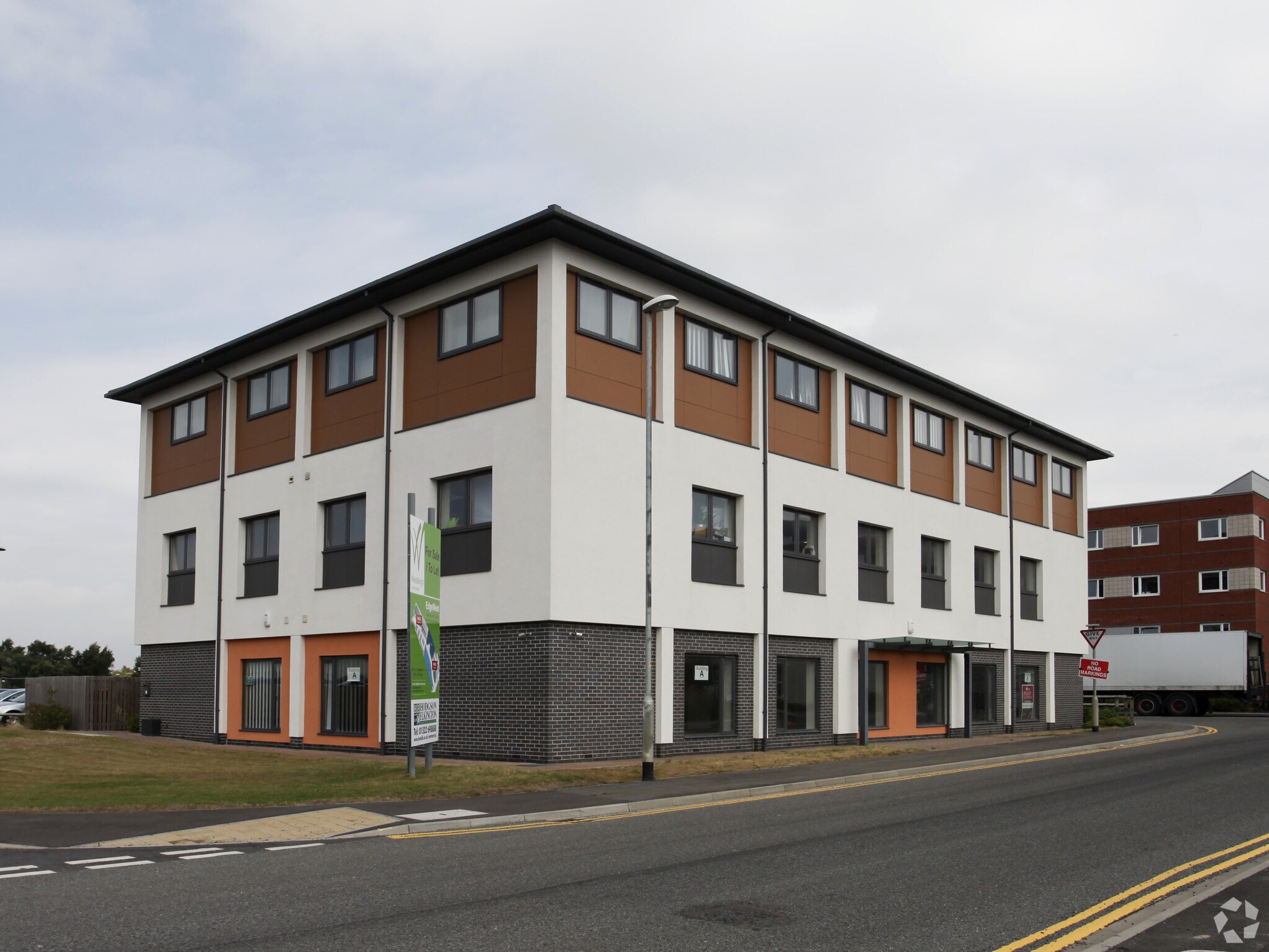 Ruston Way, Lincoln à louer Photo principale– Image 1 sur 11