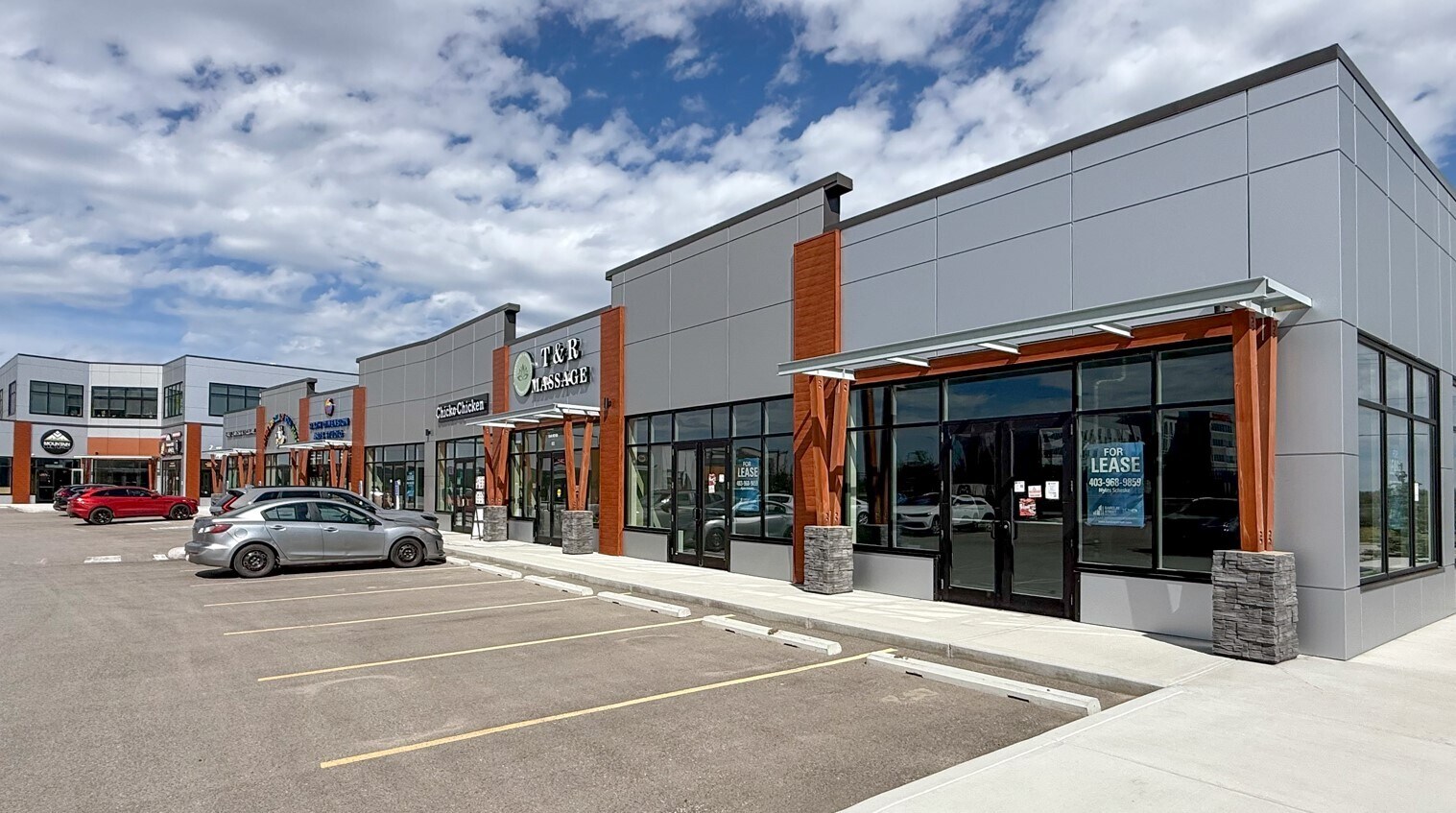 2 Royal Vista Link NW, Calgary, AB à louer Photo de l’immeuble– Image 1 sur 5