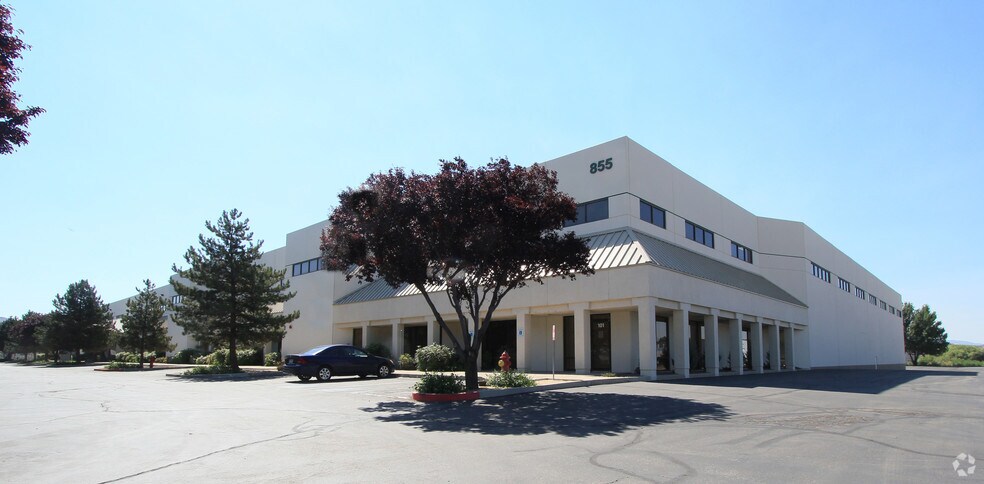 855 E Greg St, Sparks, NV à louer - Photo principale – Image 1 sur 11