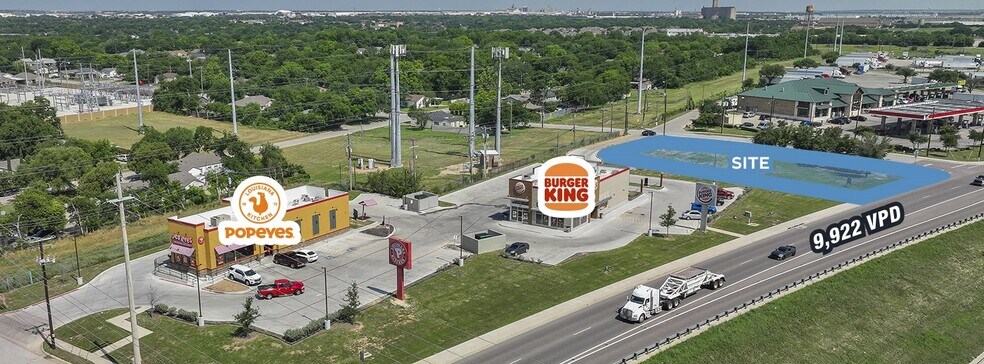 2640 NE 30th St, Fort Worth, TX à louer - Photo de l’immeuble – Image 1 sur 1