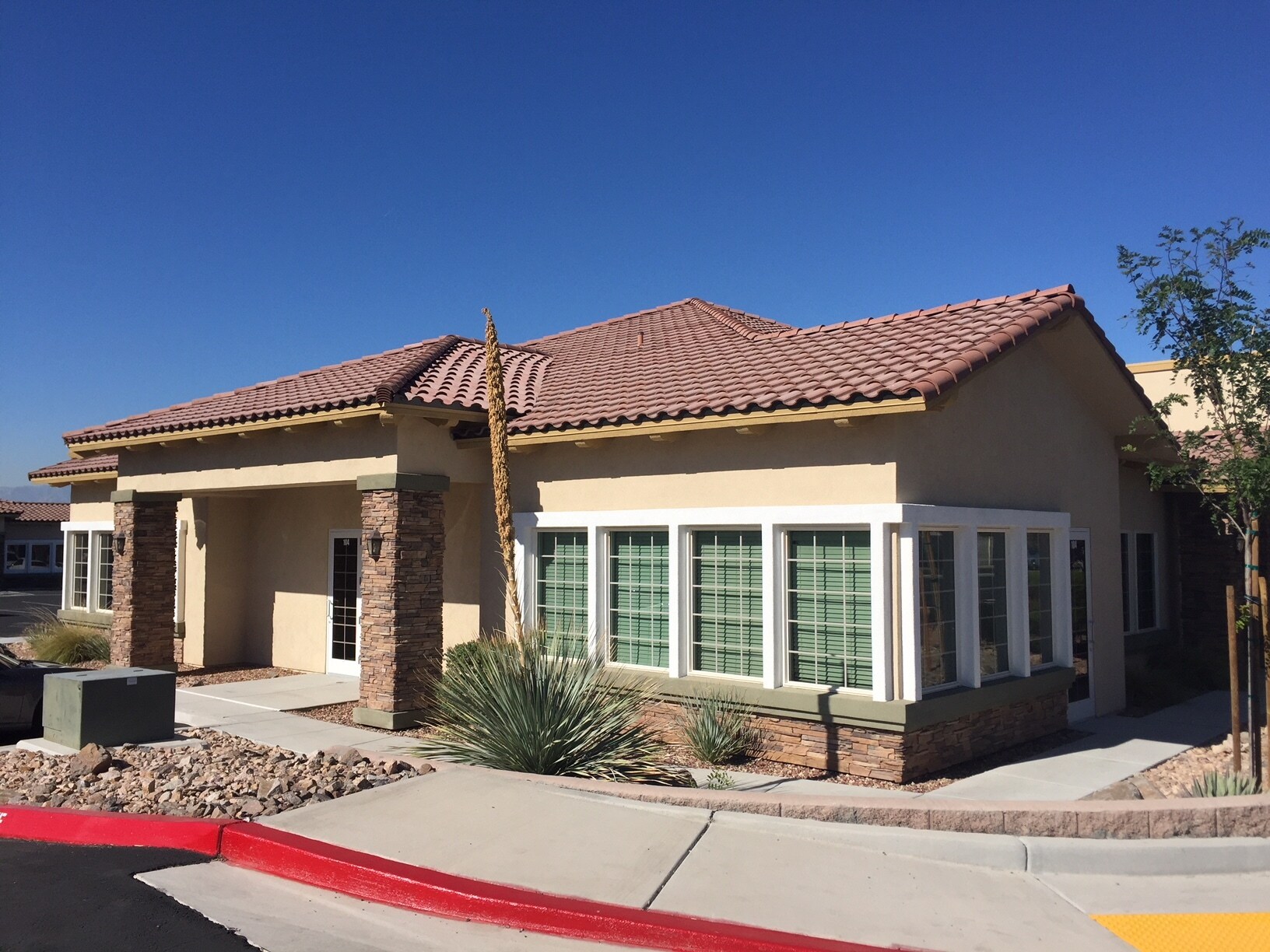 7395 S Pecos Rd, Las Vegas, NV à louer Photo de l’immeuble– Image 1 sur 12
