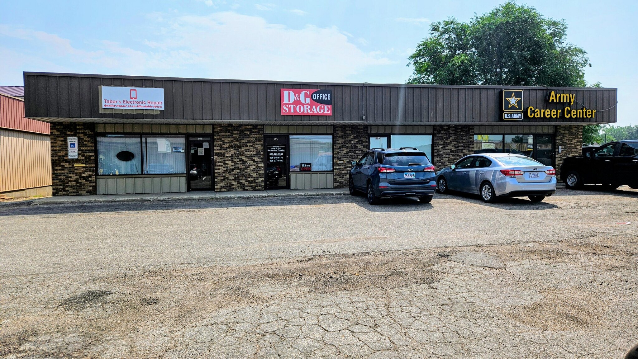 507 Moccasin Dr, Aberdeen, SD à vendre Photo principale– Image 1 sur 2