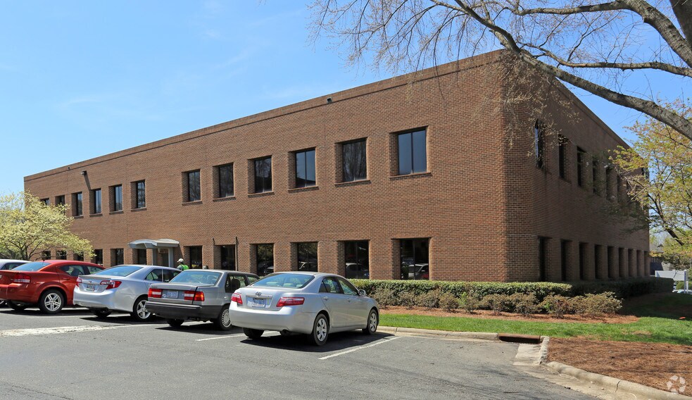 1399 Ashleybrook Ln, Winston-Salem, NC à louer - Photo de l’immeuble – Image 3 sur 5