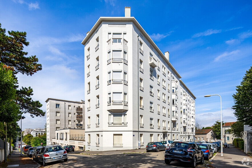 Immeuble residentiel dans Lyon à vendre - Photo de l’immeuble – Image 3 sur 4