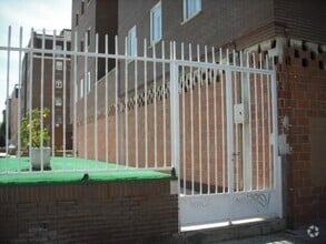 Local commercial dans Alcalá de Henares, Madrid à louer Photo intérieure– Image 1 sur 4