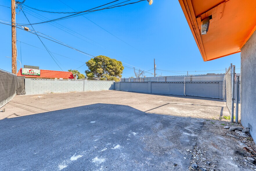 1211 S Eastern Ave, Las Vegas, NV à vendre - Photo de l’immeuble – Image 2 sur 8