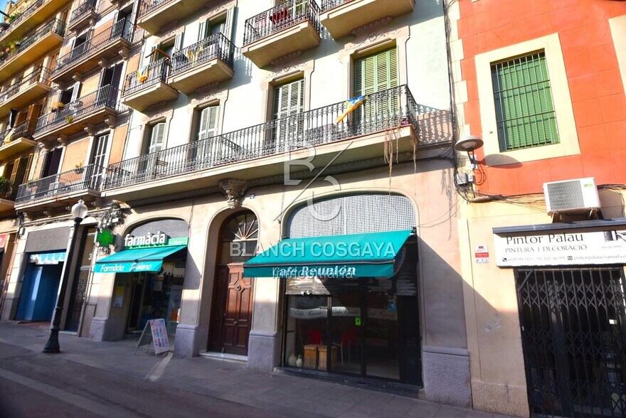 Immeuble residentiel dans Barcelone, Barcelona à vendre - Photo de l’immeuble – Image 3 sur 3