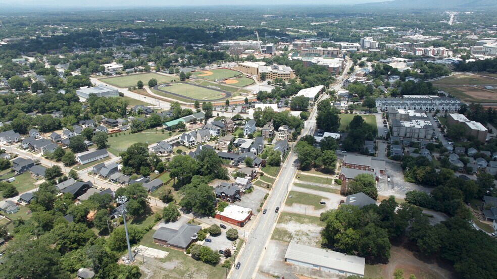 720 Augusta St, Greenville, SC à vendre - Photo de l’immeuble – Image 2 sur 10