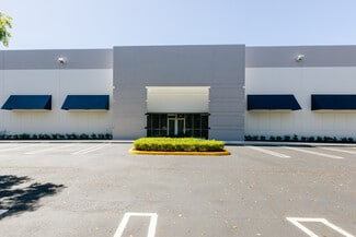 Plus de détails pour 9700 NW 17th St, Miami, FL - Industriel/Logistique à louer