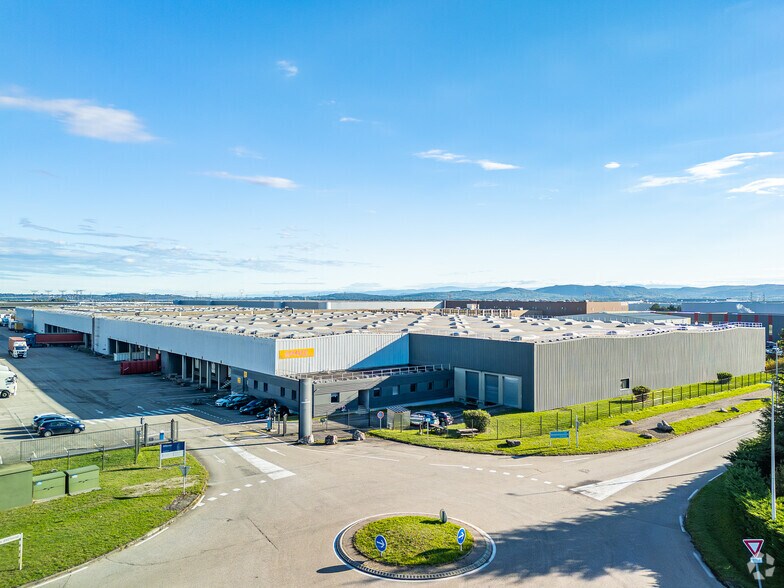 27 Avenue Des Arrivaux, Saint-Quentin-Fallavier à louer - Photo principale – Image 1 sur 2