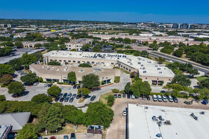 9120 Burnet Rd, Austin, TX à louer - Photo de l’immeuble – Image 2 sur 14