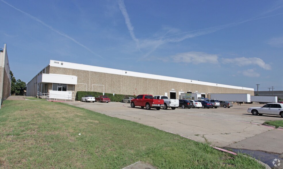 1905 110th St, Grand Prairie, TX à louer - Photo de l’immeuble – Image 3 sur 15