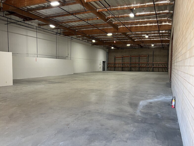 20611-20621 Prairie St, Chatsworth, CA à louer - Photo de l’immeuble – Image 2 sur 5