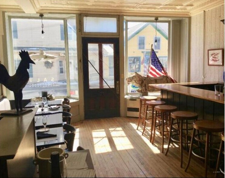 64 Main St, Vinalhaven, ME à louer - Photo de l’immeuble – Image 2 sur 16