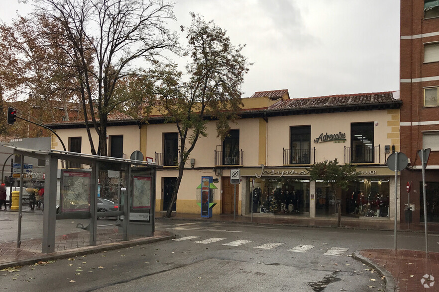 Calle De Los Mártires Puerta, 1, Alcalá de Henares, Madrid à louer - Photo de l’immeuble – Image 1 sur 2