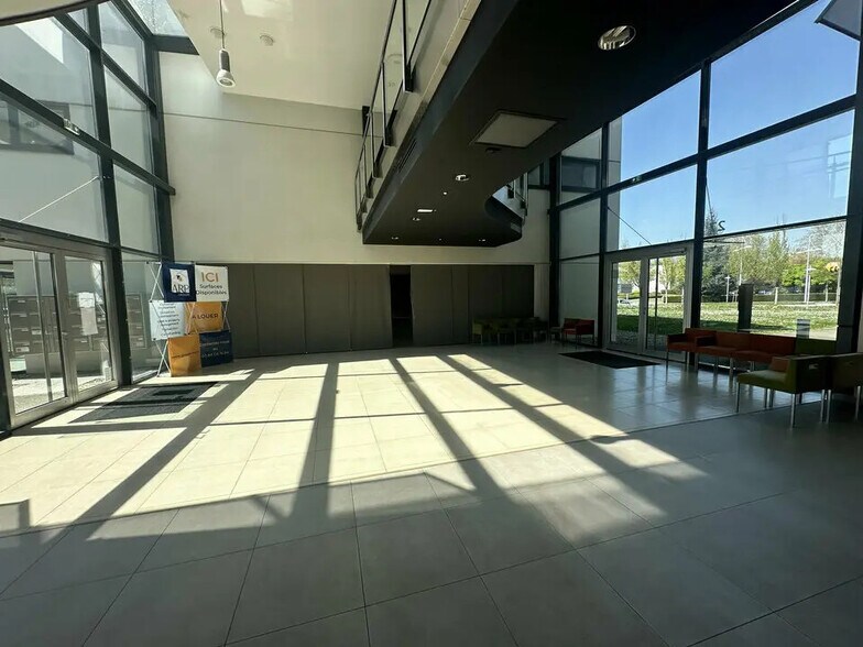 Bureau dans Schiltigheim à louer - Hall d’entrée – Image 2 sur 8