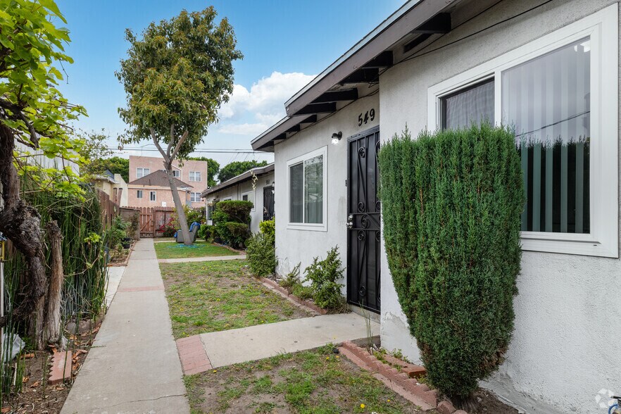 549 S Mathews St, Los Angeles, CA à vendre - Photo de l’immeuble – Image 2 sur 23