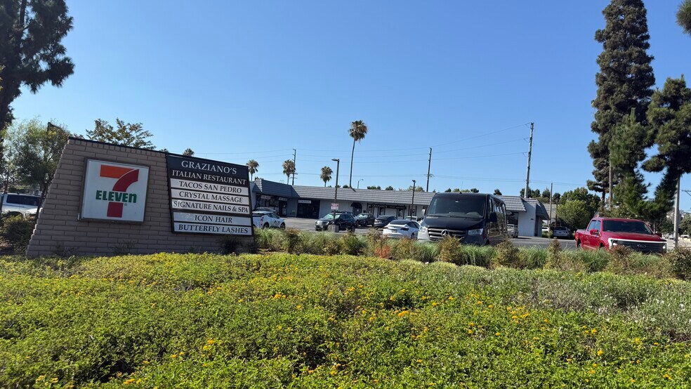 17487 Imperial Hwy, Yorba Linda, CA à louer - Photo principale – Image 1 sur 20