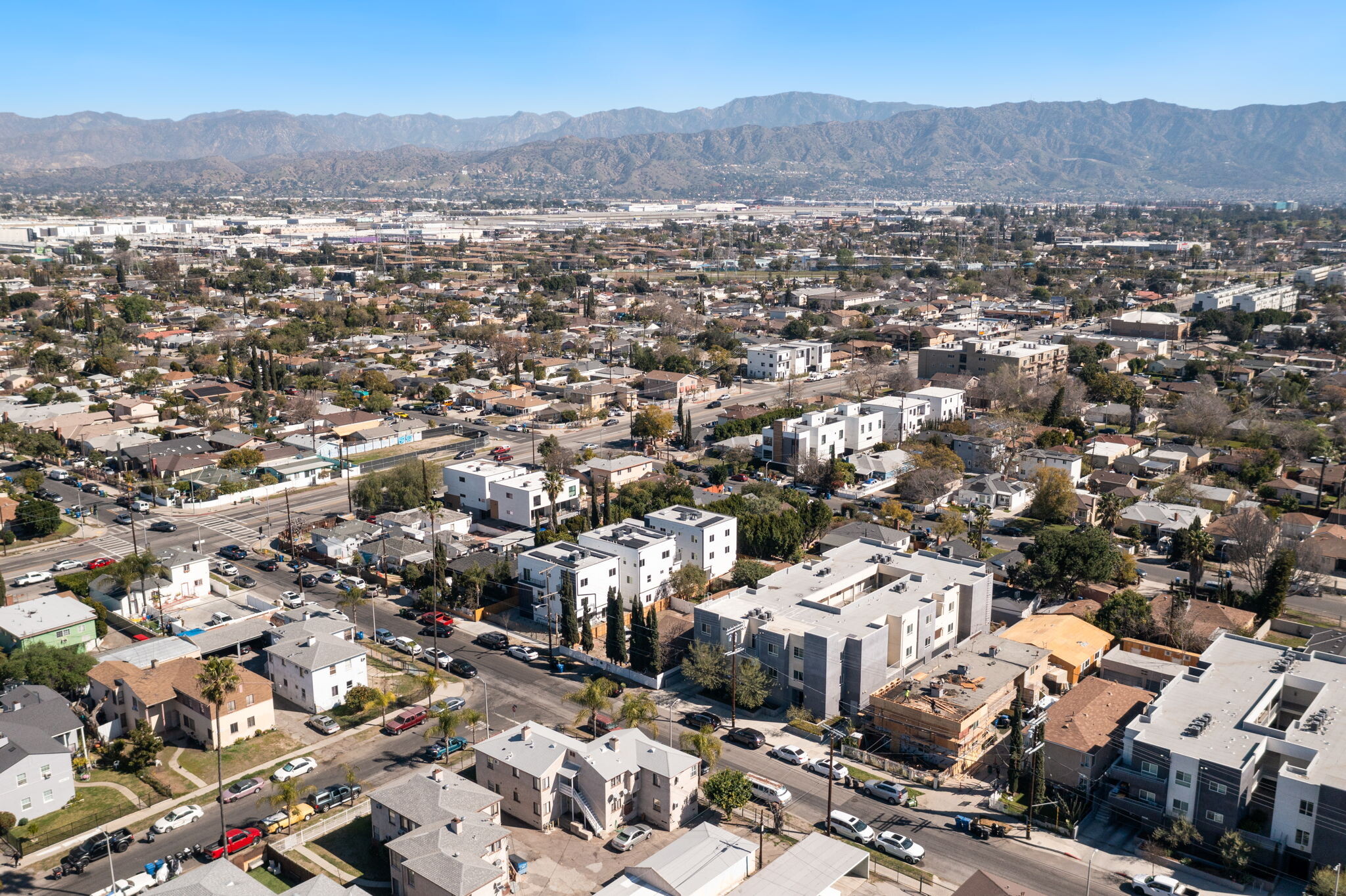 6334 Beck Ave, North Hollywood, CA à vendre Photo de l’immeuble– Image 1 sur 25