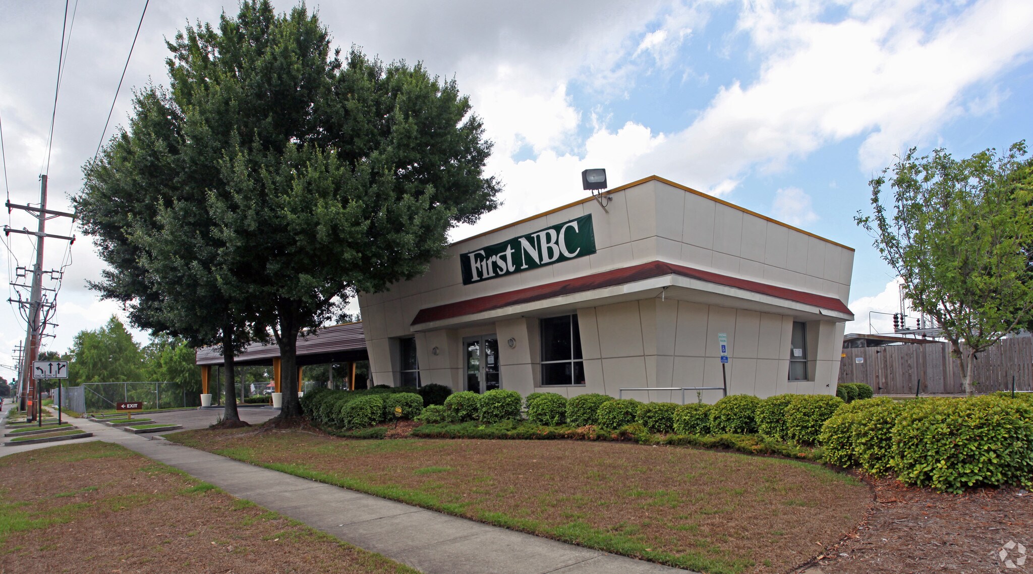 3875 Gen De Gaulle Dr, New Orleans, LA à louer Photo principale– Image 1 sur 3