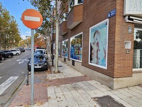 Local commercial dans San Sebastián de los Reyes, Madrid à louer Photo intérieure– Image 1 sur 8