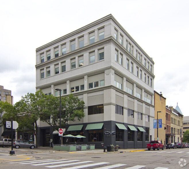 121 S Pinckney St, Madison, WI à louer - Photo de l’immeuble – Image 3 sur 12