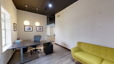 1605 E Plaza Dr, Tallahassee, FL à louer Numérisation 3D Matterport– Image 1 sur 13