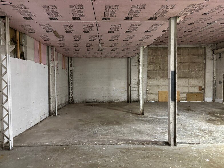 G4070 S Dort Hwy, Burton, MI à louer - Photo intérieure – Image 2 sur 3