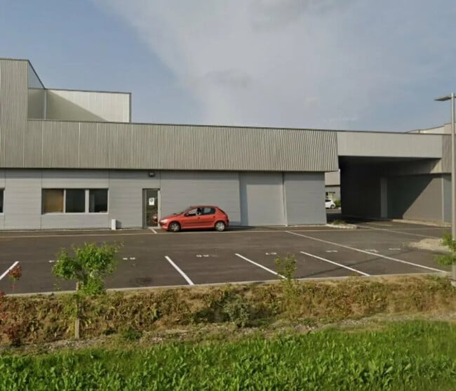 Plus de détails pour Local d'activités à louer