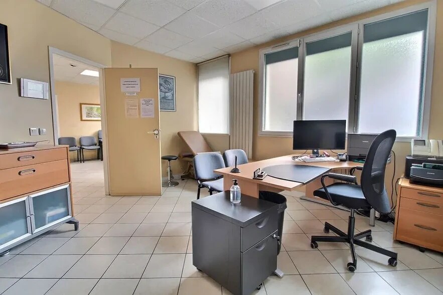 Immeuble residentiel dans La Garenne-Colombes à vendre - Photo intérieure – Image 1 sur 1