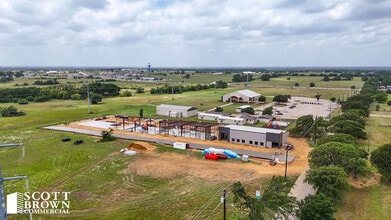 8870 Liberty Road, Aubrey, TX à louer Photo de l’immeuble– Image 2 sur 11
