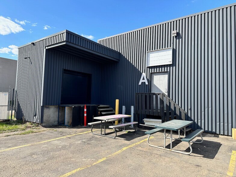 11602 119th St NW, Edmonton, AB à vendre - Photo de l’immeuble – Image 2 sur 23