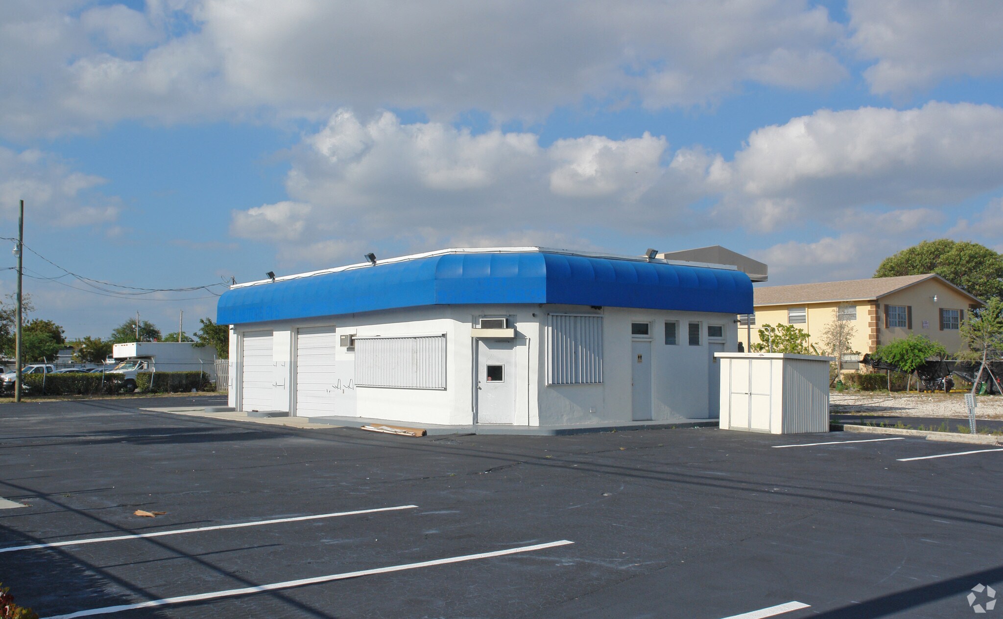 4371 N Dixie Hwy, Pompano Beach, FL à louer Photo principale– Image 1 sur 16