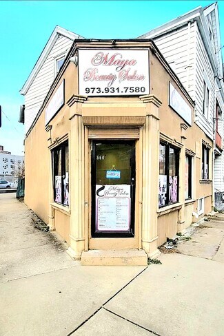 Plus de détails pour 554-560 E 18th St, Paterson, NJ - Bureau/Local commercial à louer