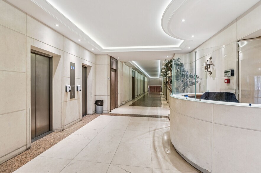 89-91 Rue Du Faubourg Saint-Honoré, Paris à vendre - Hall d’entrée – Image 2 sur 13