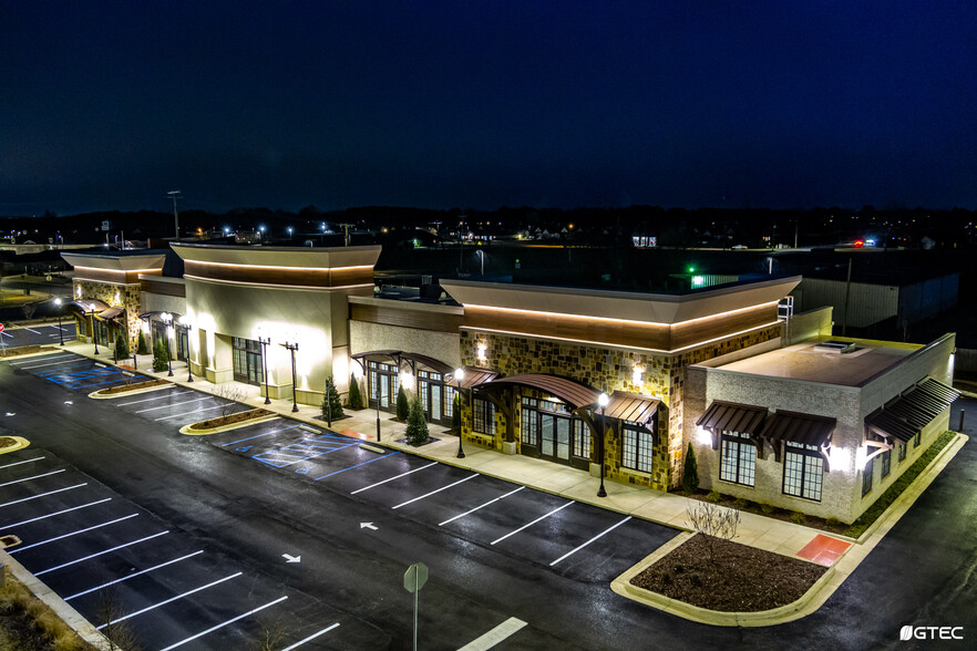 1612 Lindsay Ln S, Athens, AL à louer - Photo de l’immeuble – Image 3 sur 10