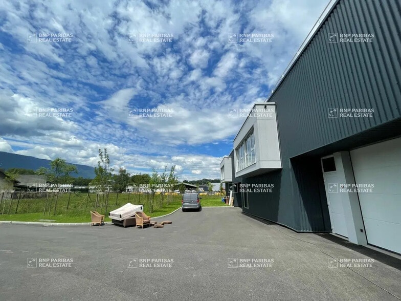 520 Avenue Des Follaz, Chambéry à vendre - Photo de l’immeuble – Image 3 sur 10