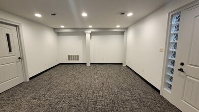 435-437 E Main St, Greenwood, IN à louer Photo de l’immeuble– Image 2 sur 7