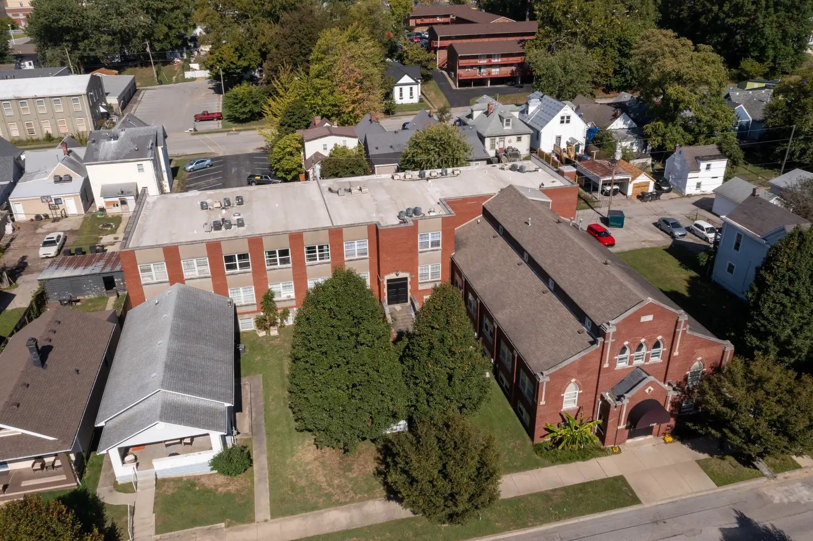1737 Culbertson Ave, New Albany, IN à vendre Photo principale– Image 1 sur 16