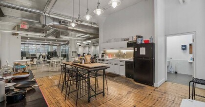 235 Carlaw Ave, Toronto, ON à louer Photo intérieure– Image 1 sur 5