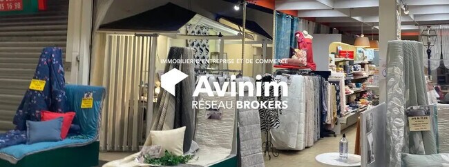 Plus de détails pour Local commercial à louer